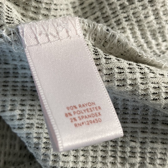 NWT Lauren Conrad Petite Large short Bell Sleeve Top - Picture 7 of 7